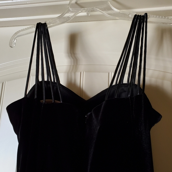 Black Velvet Dress - Picture 3 of 3